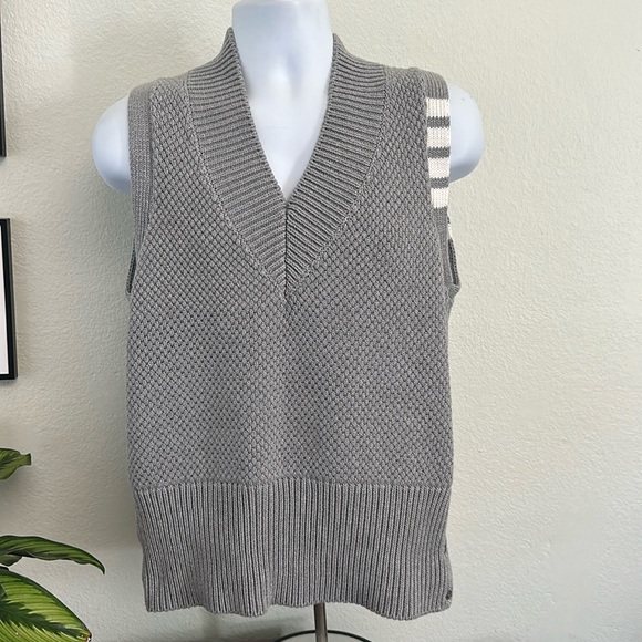 Thom Browne knit vest. Size 3 - Picture 1 of 6